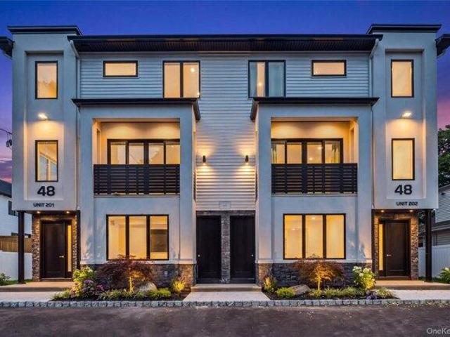 8 bedroom, Spring Valley NY 10977 105203111