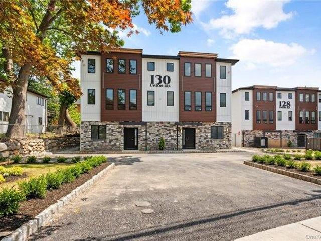 8 bedroom, Spring Valley NY 10977 105204541