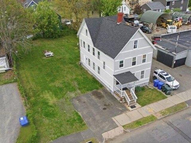 8 bedroom, Springfield MA 01105 104440595