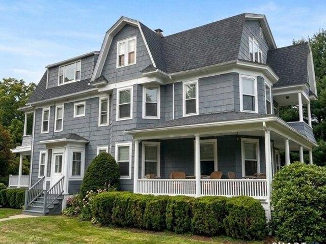 8 bedroom, Suffield CT 06078 105255002