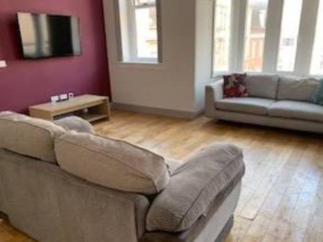 8 bedroom penthouse for rent in Red Penthouse Green Street Gillingham Kent ME7