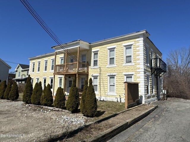8 bedroom, Pittsfield MA 01201 104568985