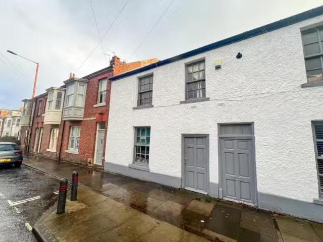 8 bedroom private hall for rent in Church Street Head, Durham.