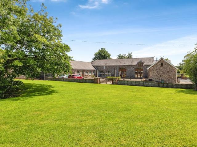 8 bedroom property for sale