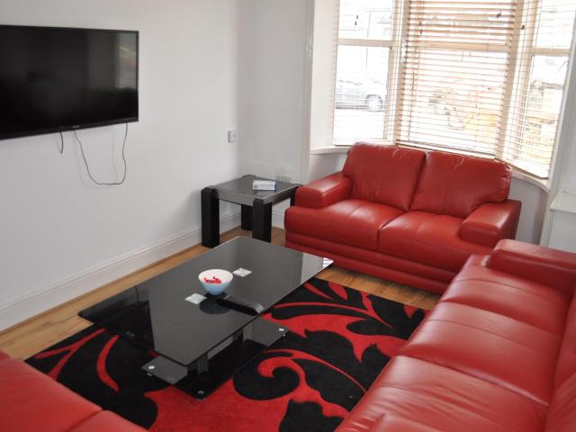 8 bedroom property to let in 224 HEELEY ROAD £920 pw