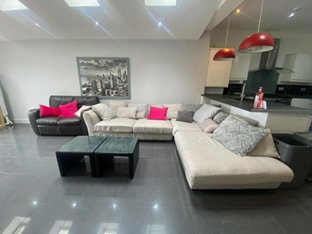 8 bedroom property to let in 67 Heeley Road £920 pw