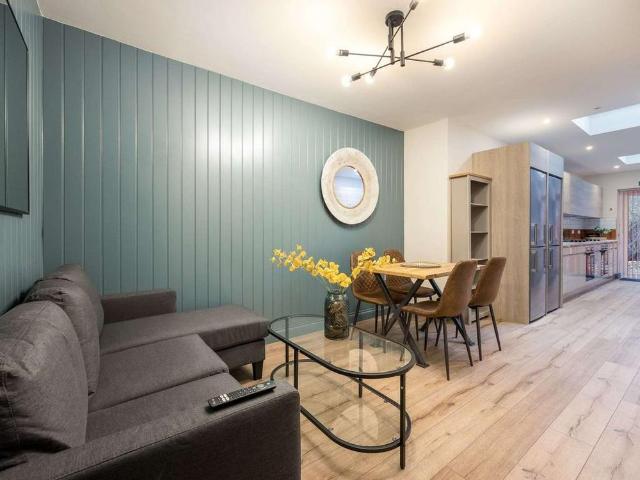 8 bedroom property to rent