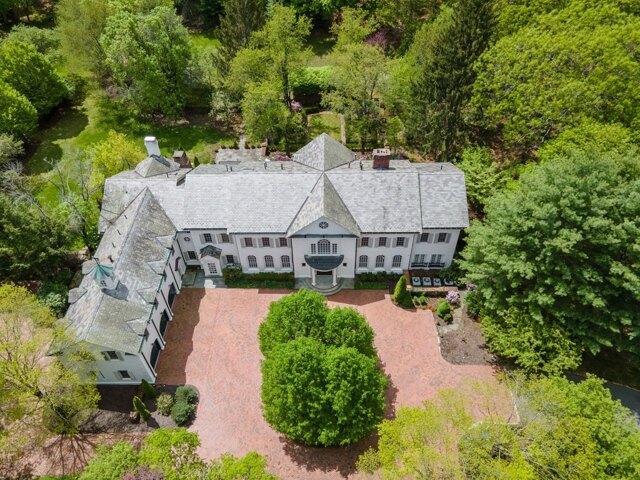8 bedroom, Wellesley MA 02482 105559990