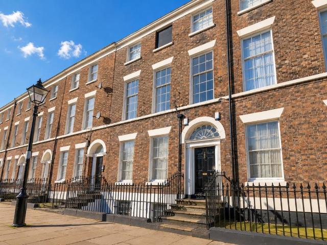8 bedroom townhouse for sale