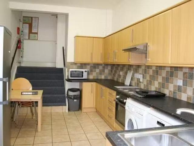 8 bedroom terraced house for rent in Collingwood Road, Redland.