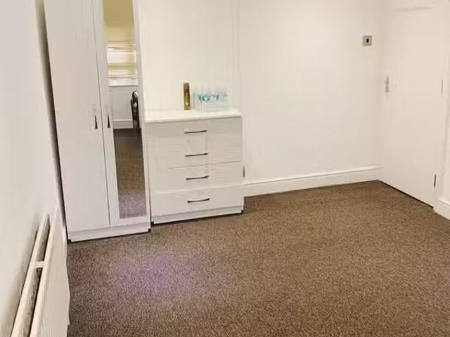 8 bedroom terraced house for rent in Station Road, Stechford.