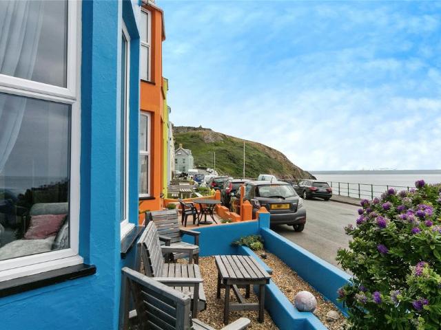 8 bedroom terraced house for sale