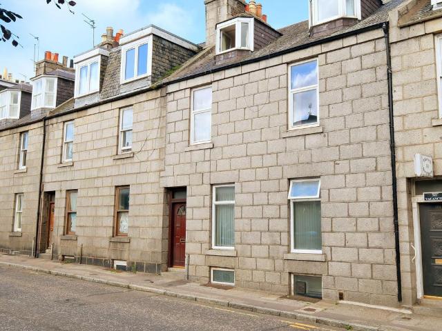 8 bedroom terraced house for sale