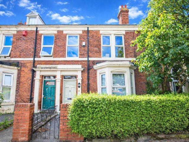 8 bedroom terraced house for sale