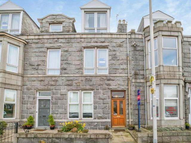 8 bedroom terraced house for sale