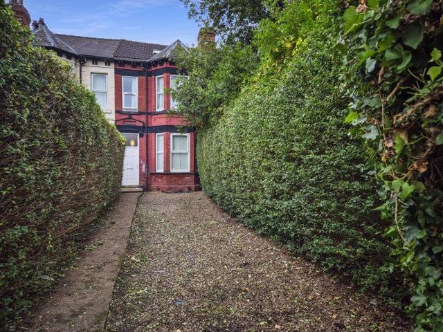8 bedroom terraced house for sale