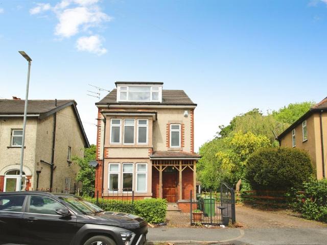 8 bedroom detached house for sale