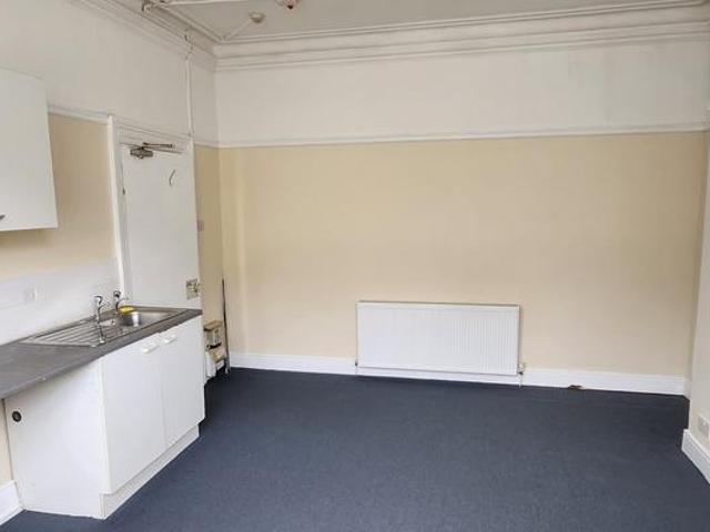8 bedroom terraced house for sale