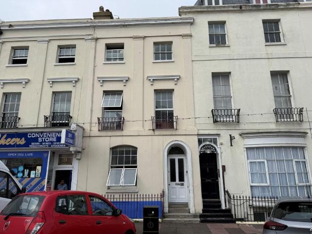 8 bedroom terraced house for sale