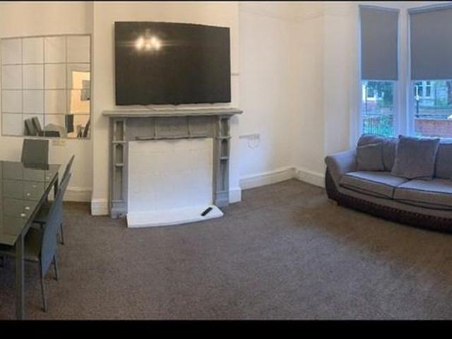 8 bedroom terraced house to rent