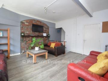 8 bedroom terraced house to rent