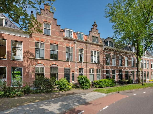 8 bedrooms Huurwoning Surface Area: 248m2