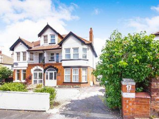 8 Bedrooms Semi detached house for sale in Pendre Avenue, Prestatyn LL19