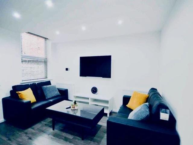 8 Beds 3 Baths