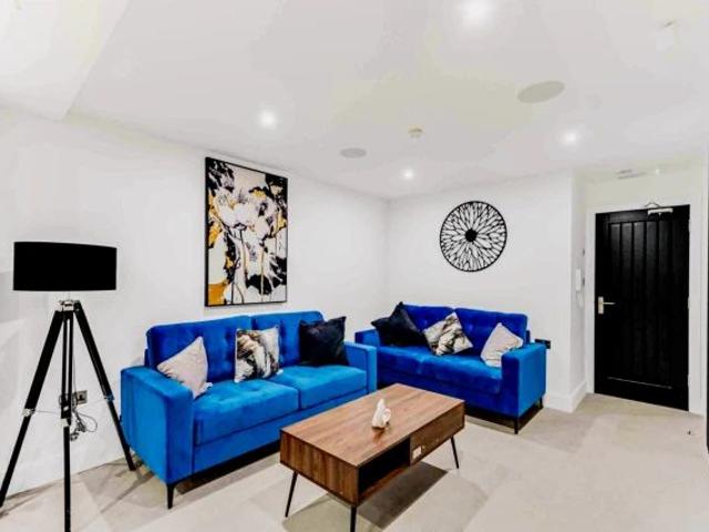 8 Beds 6 Baths