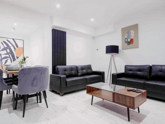 8 Beds 8 Baths