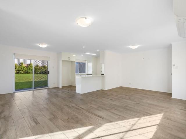 8 Beverley Road, WYNNUM WEST, QLD 4178