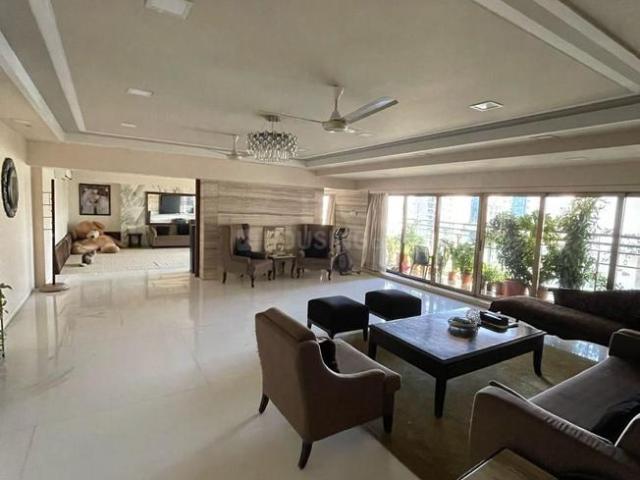 8 BHK Apartment in Santacruz West for resale Mumbai. The reference number is 21348010