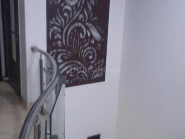 8 BHK Duplex in Janakpuri for resale New Delhi. The reference number is 20875206