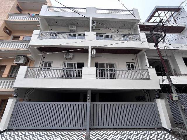 8 BHK Independent Builder Floor in Kulhan for resale Dehradun. The reference number is 20652439