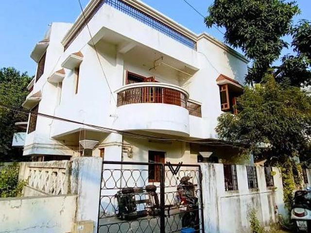 8 BHK Independent House in Adajan for resale Surat. The reference number is 18031893