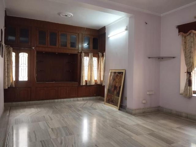 8 BHK Independent House in Bariatu Housing Colony for rent Ranchi. The reference number is 20356543