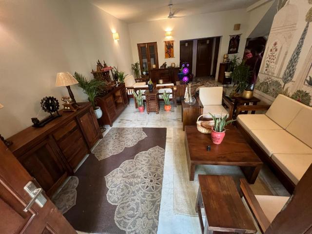 8 BHK Independent House in DLF Phase 4 for resale Gurgaon. The reference number is 20332173