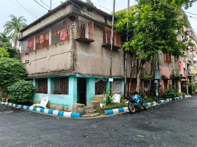 8 BHK Independent House in Kamdahari for resale Kolkata. The reference number is 20709220