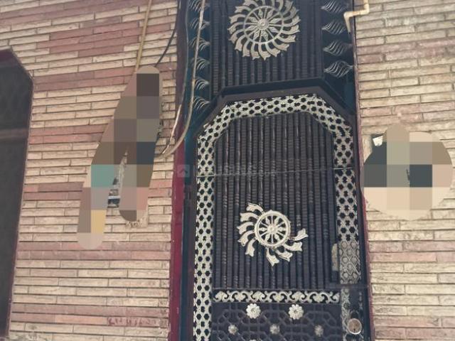 8 BHK Independent House in Mandawali for resale New Delhi. The reference number is 19270596