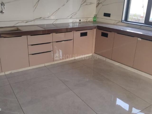 8 BHK Independent House in Mumatpura for rent Ahmedabad. The reference number is 21194720