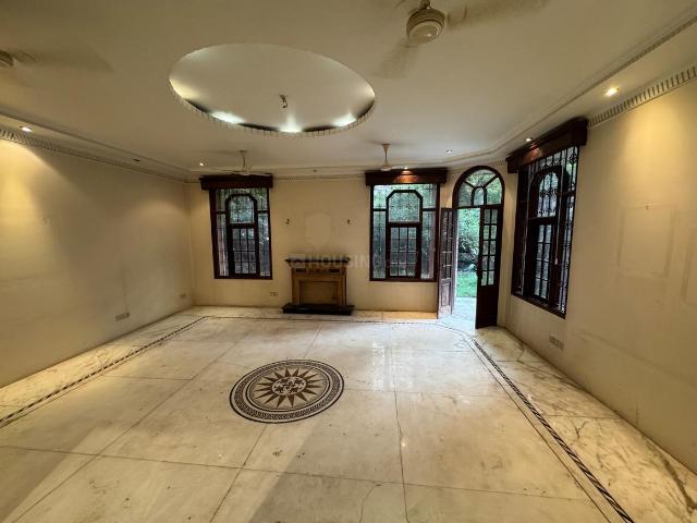 8 BHK Independent House in New Friends Colony for resale New Delhi. The reference number is 20140804
