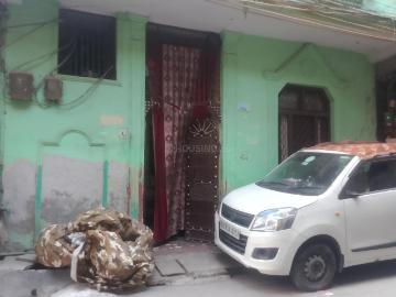 8 BHK Independent House in New Mustafabad for resale New Delhi. The reference number is 19964599