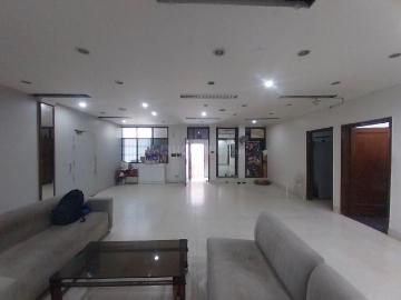 8 BHK Independent House in Pitampura for resale New Delhi. The reference number is 20198201