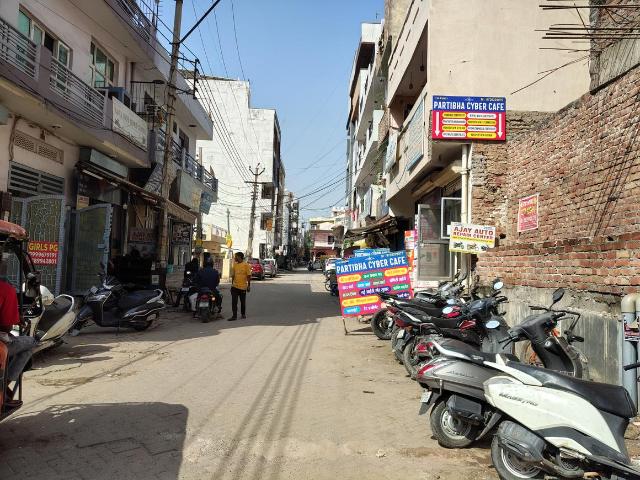 8 BHK Independent House in Sector 12 for resale Gurgaon. The reference number is 20720679