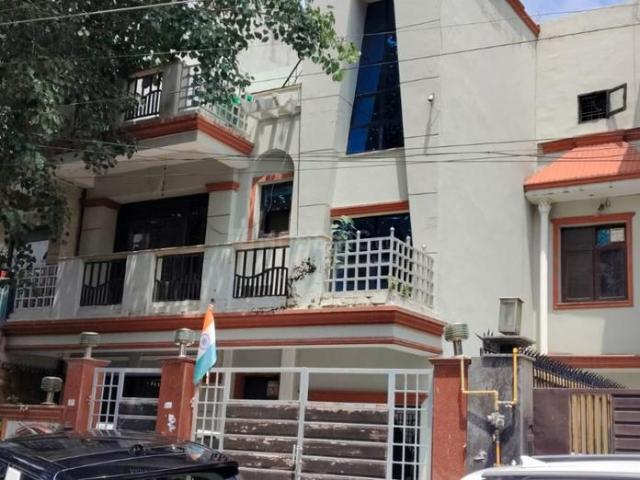8 BHK Independent House in Sector 22 for resale Gurgaon. The reference number is 21122565