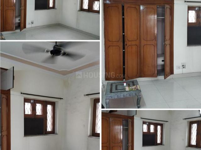 8 BHK Independent House in Sector 26 for resale Noida. The reference number is 18637589