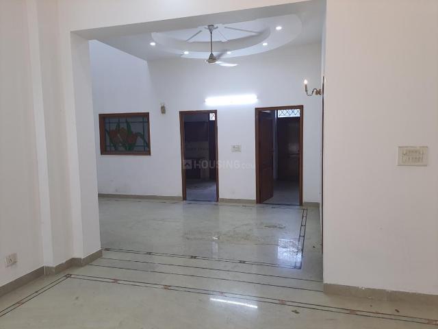 8 BHK Independent House in Sector 30 for resale Noida. The reference number is 19549772