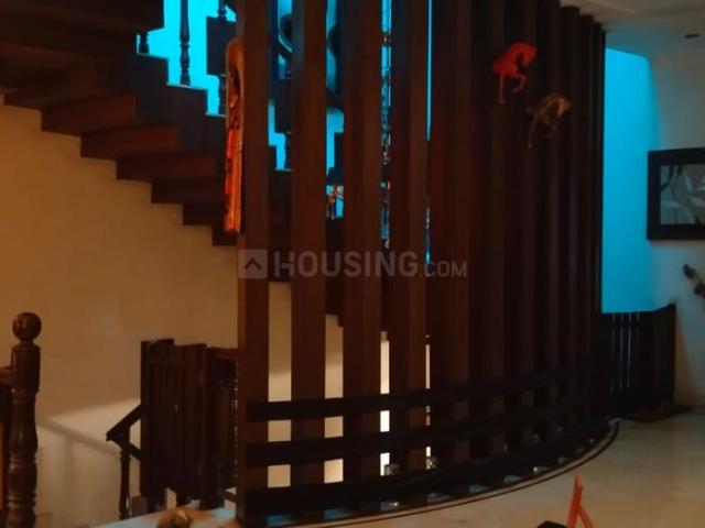 8 BHK Independent House in Sector 30 for resale Noida. The reference number is 19581545