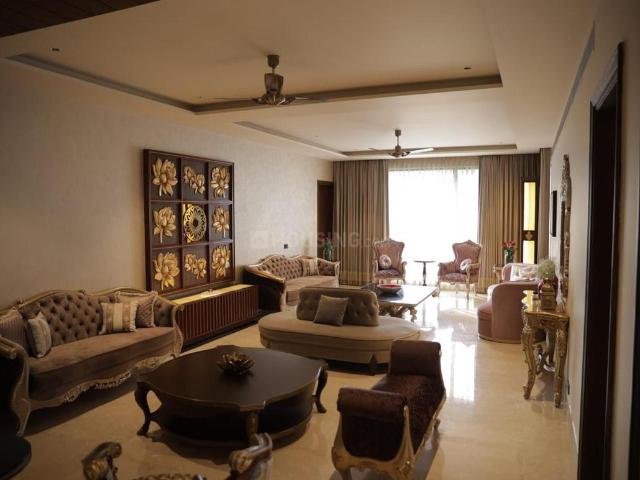 8 BHK Independent House in Sector 33 for resale Chandigarh. The reference number is 21178758