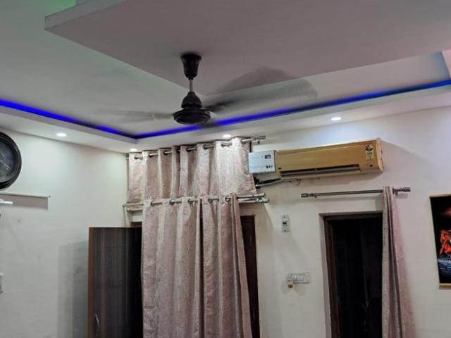 8 BHK Independent House in Sector 35 for resale Chandigarh. The reference number is 21180664